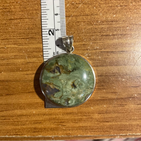 Jasper family stone unique coloration,  Round in 925 base pendant. - Picture 5 of 5